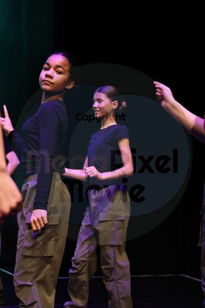 Dorothy Stringer Show - Image 1_696A2911