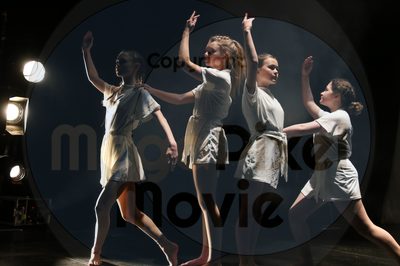 Dorothy Stringer Show - Image 0946
