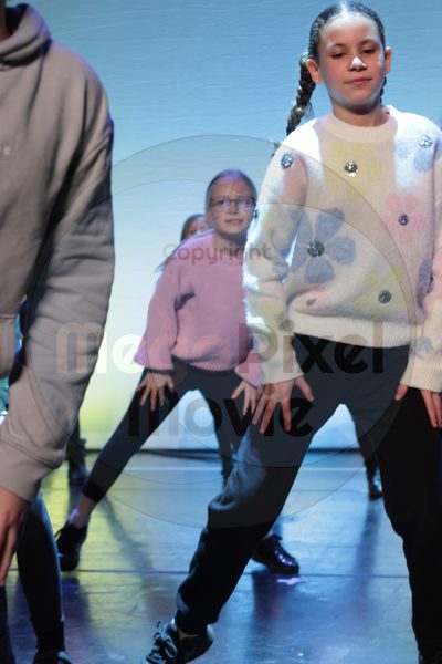 Let's Dance - Image 696A5680