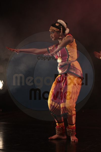 Let's Dance - Image 13421