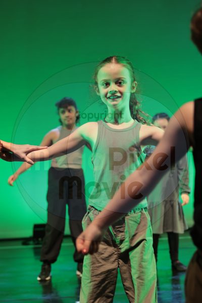 Let's Dance - Image 696A8092-2