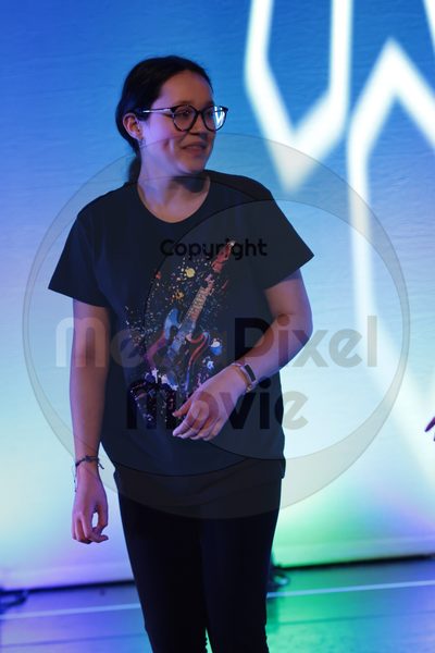 Let's Dance - Image 696A8939-2