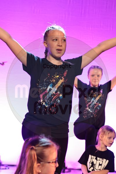 Let's Dance - Image 696A9252-2