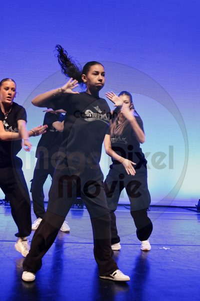 Let's Dance - Image 696A4628-3