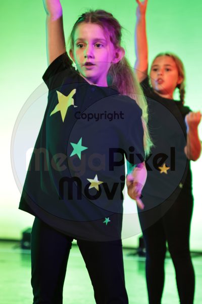 Let's Dance - Image 696A2457-2