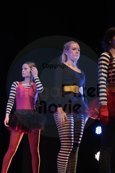 Dorothy Stringer Show - Image 696A7000