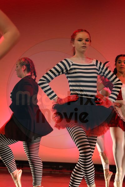 Dorothy Stringer Show - Image 0805