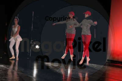 Dorothy Stringer Show - Image 0929
