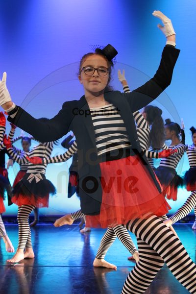 Dorothy Stringer Show - Image 0996