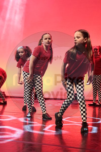 Let's Dance - Image 696A4209-2
