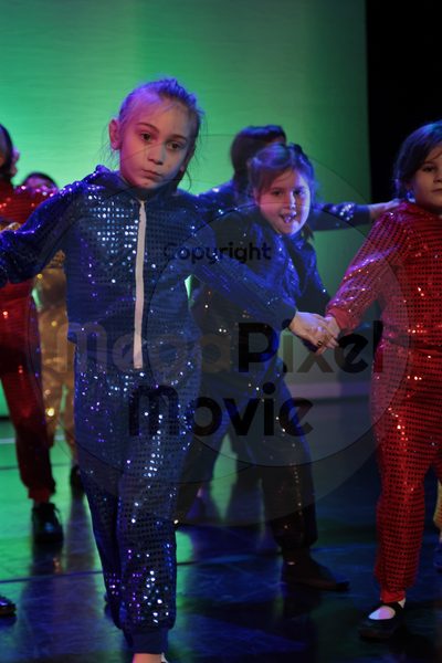 Let's Dance - Image 696A4723-2