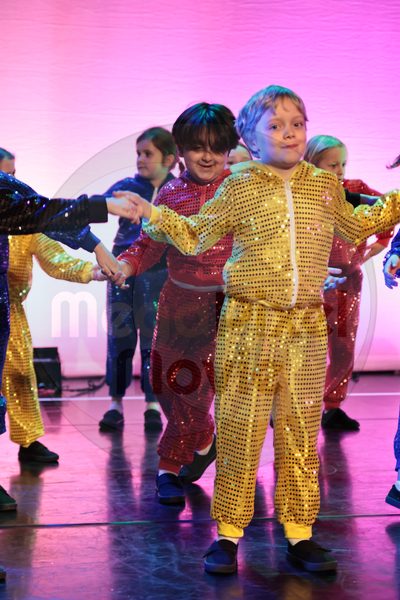 Let's Dance - Image 696A4841