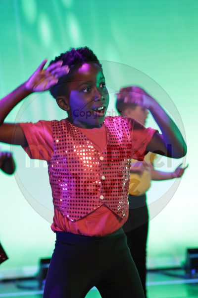 Let's Dance - Image 696A6545