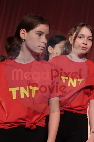Let's Dance - Image 696A4452