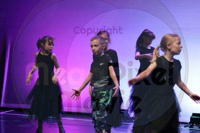 Let's Dance - Image 696A5384-3