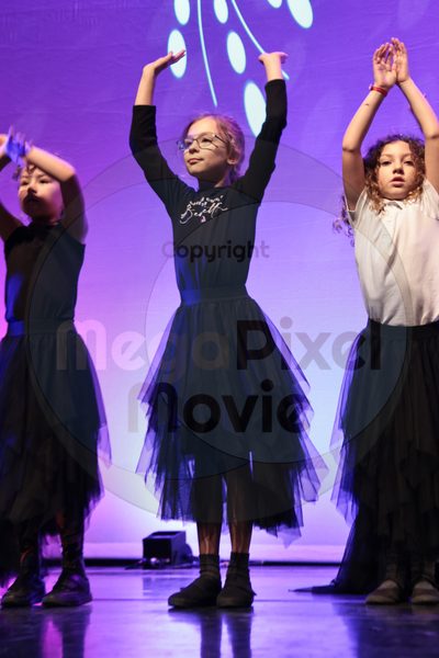 Let's Dance - Image 696A5525