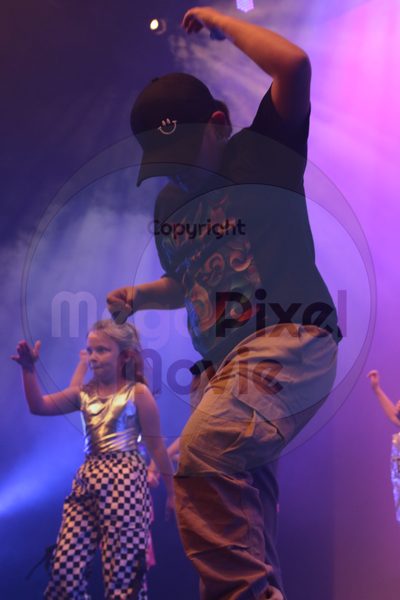 Let's Dance - Image 12823