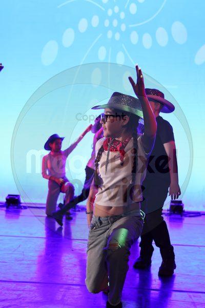 Let's Dance - Image 696A4676