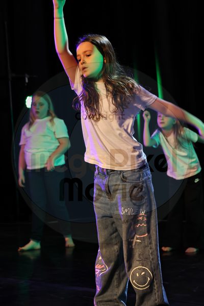 Let's Dance - Image 696A2103