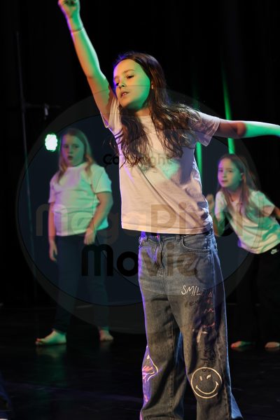 Let's Dance - Image 696A2104