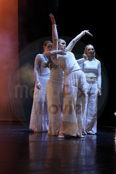 Let's Dance - Image 696A3643-2