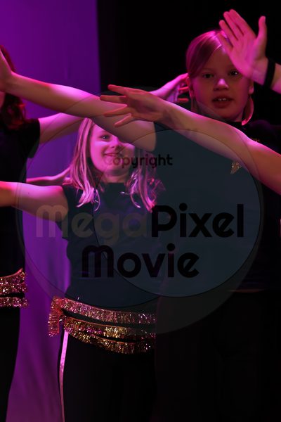 Let's Dance - Image 696A6697
