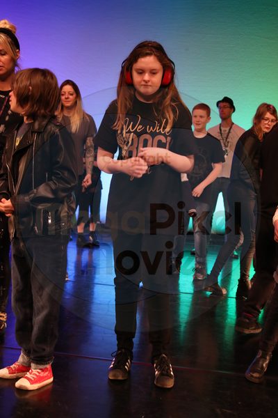 Let's Dance - Image 7513