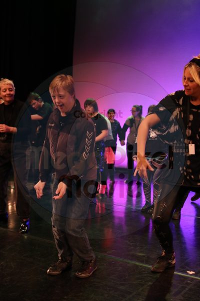 Let's Dance - Image 7888