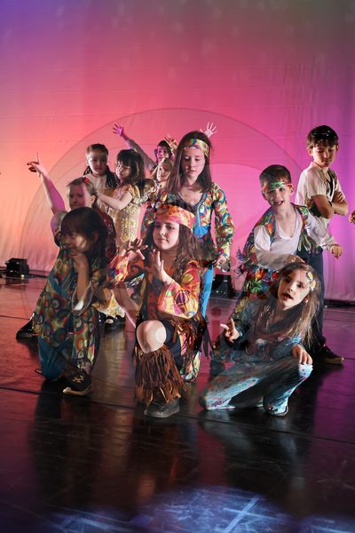 Let's Dance - Image 696A6697