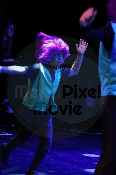 Let's Dance - Image 696A7449