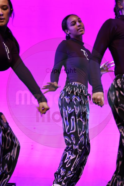 Let's Dance - Image 696A4658