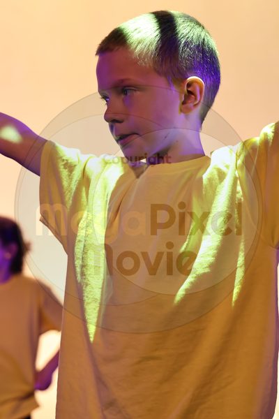 Let's Dance - Image 696A9877-2