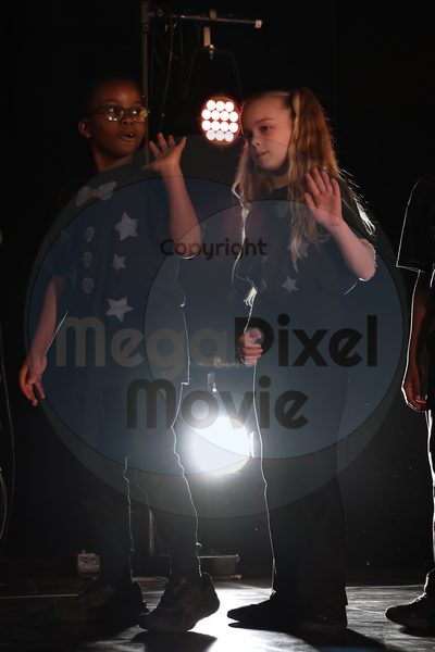 Let's Dance - Image 696A6958