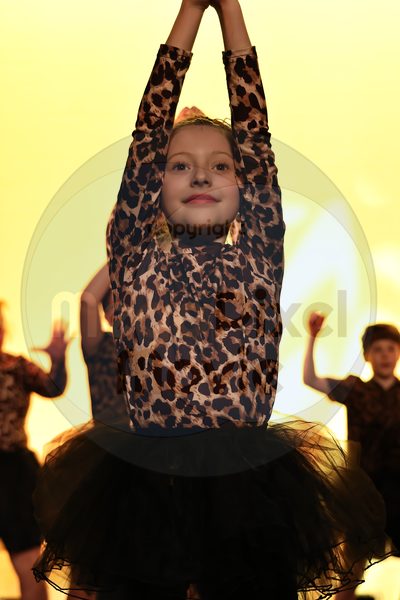Let's Dance - Image 696A9658