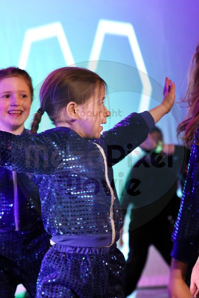 Let's Dance - Image 696A9371