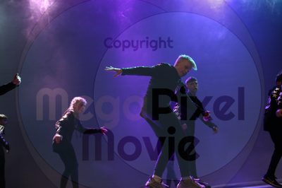 Let's Dance - Image 7674