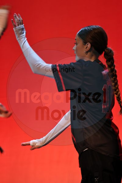 Let's Dance - Image 696A7543