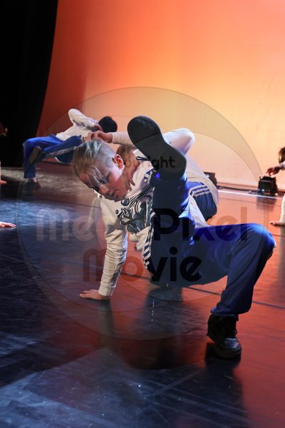 Let's Dance - Image 696A4955
