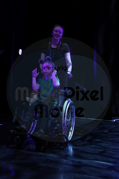 Let's Dance - Image 696A5568