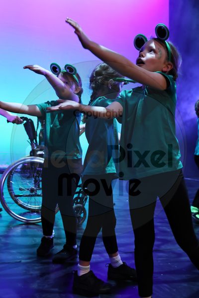 Let's Dance - Image 696A6206