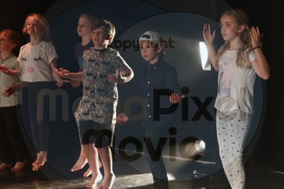 Let's Dance - Image 7059