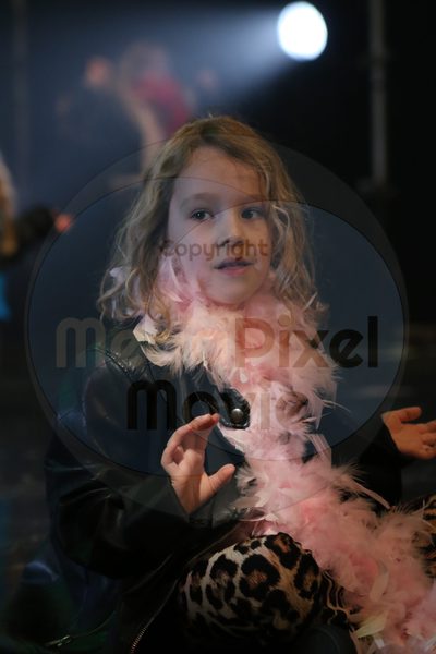 Let's Dance - Image 0961
